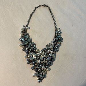 Flower and pearl chainmail bib necklace - costume jewelry
